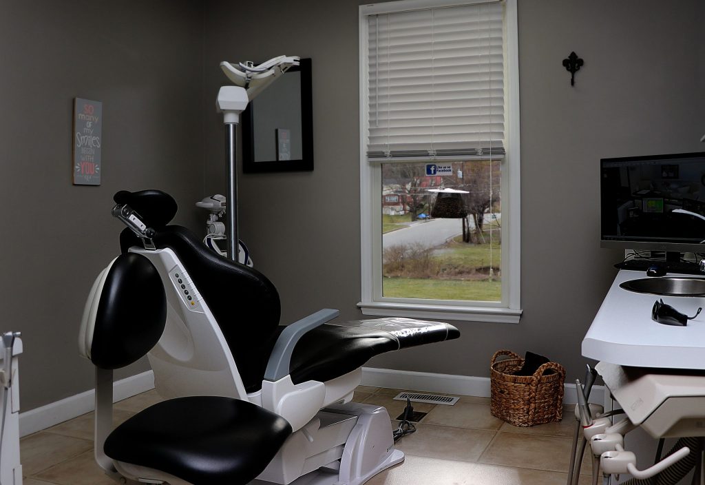 wytheville-dental-group-inside-dental-room-2